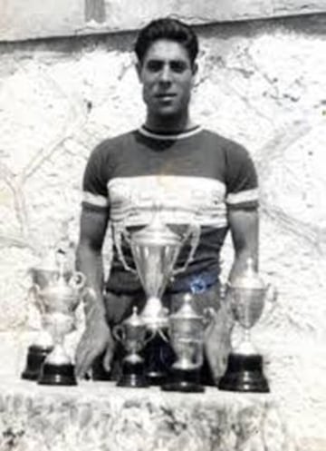 Primer español que acabó en el podio del Giro: 3º en 1961.