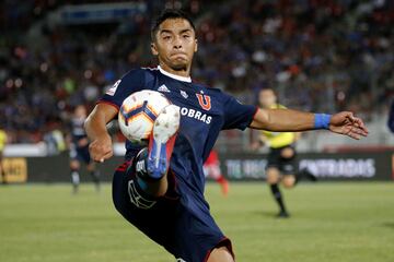 Su debut profesional fue el 16 de julio ante Ñublense. Hoy es una de las grandes promesas de la U.