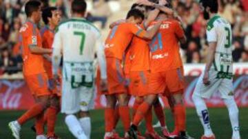 El Valencia celebra el primer gol ante el Córdoba.