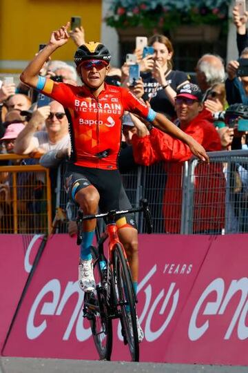 Santiago Buitrago se exhibe en el Giro de Italia ganando la etapa número 17. Es el primer triunfo colombiano en esta edición 2022.