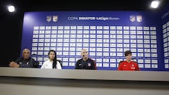 V&iacute;ctor Rozo y Liana Salazar, del Independiente de Santa Fe, con &Aacute;ngel Villacampa y Sonia Berm&uacute;dez, del Atl&eacute;tico F&eacute;minas, durante la conferencia de prensa.