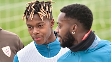 I&ntilde;aki Williams con su hermano Nico en Lezama.