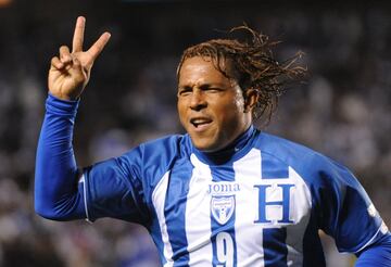 Exdelantero hondureño con un amplio recorrido en el fútbol internacional. Empezó (1992) y finalizó (2013) su carrera con el Real España. En total, participó con más de 15 clubes (488 apariciones oficiales) en los cuales marcó 196 goles. Es el líder histórico goleador de la selección con 57 tantos en 101 apariciones.