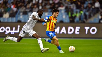 Riyadh (Saudi Arabia), 11/01/2023.- Real Madrid player Real Madrid player Antonio Rudiger (L) in action against Valencia player Fran Perez during the Supercopa de Espana semi-final match between Real Madrid and Valencia, in Riyadh, Saudi Arabia, 11 January 2023. (Arabia Saudita) EFE/EPA/STR
