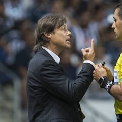 Las Chivas pierden a Almeyda por dos jornadas