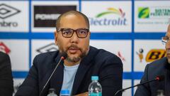 ¿FIFA podría suspender a El Salvador por la presentación de ‘Bolillo’ Gómez?