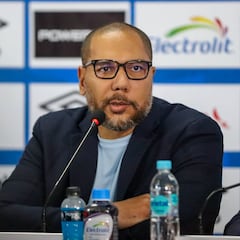 ¿FIFA podría suspender a El Salvador por la presentación de ‘Bolillo’ Gómez?