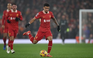 Luis Diaz encabeza el avance del Liverpool con insistencia de marcar el primero de los Reds
