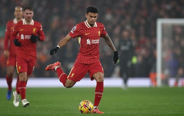 Luis Diaz encabeza el avance del Liverpool con insistencia de marcar el primero de los Reds
