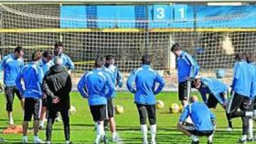 <b>UN PARTIDO DE CUATRO PUNTOS</b> Marcelino es consciente de la importancia de este tramo de la competición. Varios jugadores explican que el técnico les ha asegurado que el partido ante la Real vale cuatro o cinco puntos. Una mentalización que también trata de transmitir en cada sesión.