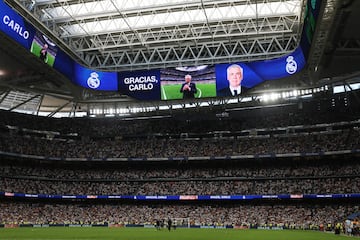 Emocionante despedida de la afición en el Bernabéu a Carlo Ancelotti. 