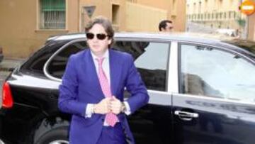 <b>PREOCUPADO. </b>Pascual no piensa en bajar.