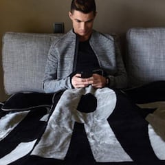 Cristiano prepara San Valentín arropado en su propia manta