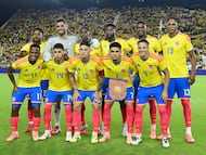 AME9457. FORT LAUDERDALE (ESTADOS UNIDOS), 15/11/2025.- Jugadores de Colombia forman este sábado, en un partido amistoso entre las selecciones de Colombia y Nueva Zelanda en el Chase Stadium, en Fort Lauderdale (Estados Unidos). EFE/ Giorgio Viera