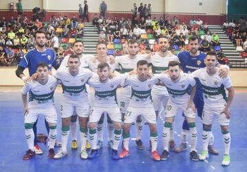 La plantilla del Elche CF Sala antes de un partido.