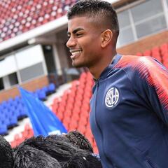 Queiroz tiene en la mira a Raúl Loaiza, volante de San Lorenzo