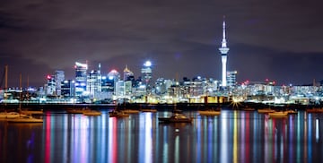 Auckland se encuentra entre las ciudades con mayor calidad de vida en todo el mundo, ya que se encuentra en el tercer lugar, sólo por debajo de Viena en Austria, y de Zurich en Suiza. Es por ello que este lugar en Nueva Zelanda es muy bueno para vivir.