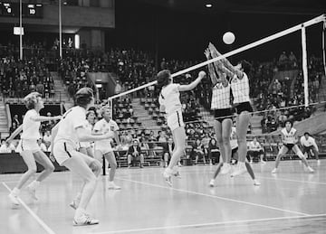 En los Juegos de Tokio debutó como deporte el voleibol, y además fue la primera competición por equipos que pudieron disputar las mujeres.