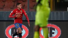 Lo que le faltaba a un goleador: figura en un clásico