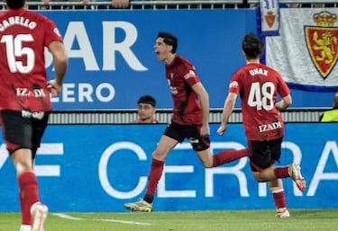 Su gol de tacón es para guardar en la videoteca. Si el Mirandés logra la permanencia es gracias al buen hacer del delantero que jornada a jornada es protagonista.