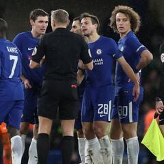 La FIFA puede sancionar al Chelsea por 25 fichajes ilegales