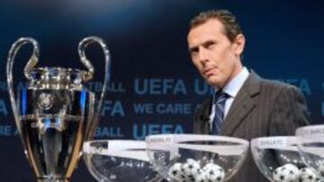 SORTEO CHAMPIONS LEAGUE OCTAVOS DE FINAL
PUBLICADA 19/12/09 NA MA02 3COL
PUBLICADA 19/12/09 NA MA01 1COL