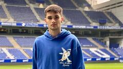 El Real Oviedo renueva a Diego Espinosa, prometedor central del filial
