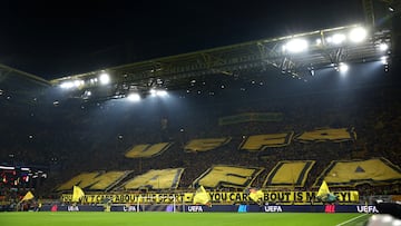 Tifo en el Signal Iduna Park antes del Borussia Dortmund-Celtic de Champions League.