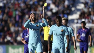 Piqué, tras ser amonestado.