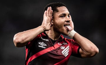 Vítor Roque es la gran revelación de Athletico Paranaense y se une a la Sub 20 de Brasil para el torneo. Hizo parte del subcampeonato en la Copa Libertadores 2022.