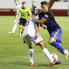 Dani Romera rasca un punto para el Cádiz en el Belmonte