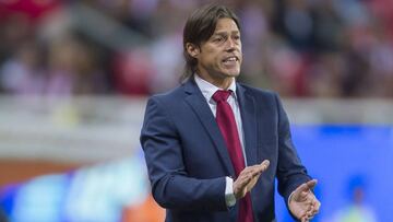 Almeyda agradece que se fijen en su trabajo, pero se queda en Chivas