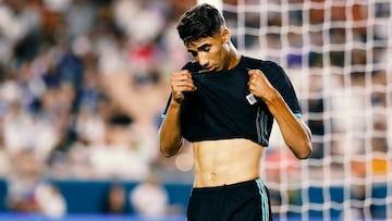 Formado en las categor赤as inferiores del Real Madrid, destac車 en el Castilla y en agosto de 2017 pas車 al primer equipo. Un a?o despu谷s fue cedido al Borussia Dortmund por dos temporadas. Acab車 vendido al Inter de Mil芍n.