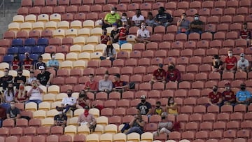 Durante el minuto de silencio previo al partido entre Colorado Rapids y Real Salt Lake un grupo de aficionados comenz&oacute; a gritar. Baird critic&oacute; la acci&oacute;n de los hinchas.