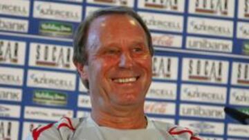 Berti Vogts seguirá como seleccionador de Azerbayán dos años más