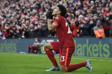 El extremo colombiano Luis Díaz anotó el tercer gol de la victoria de Liverpool 3-1 ante Norwich por la jornada 26 de la Premier League en Anfield.