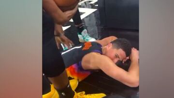 Booker se mofa de Doncic