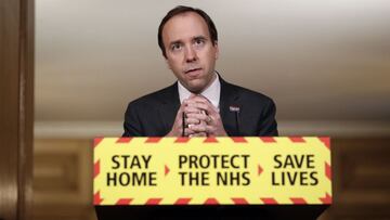 Dimite el ministro de Sanidad británico: fue pillado violando la normativa con su amante