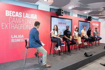 Los seis deportistas de “Becas LaLiga: Campeones extraordinarios”, en la presentación del proyecto. 