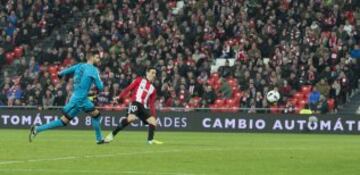 1-2. Aduriz anotó el primer tanto del Athletic.