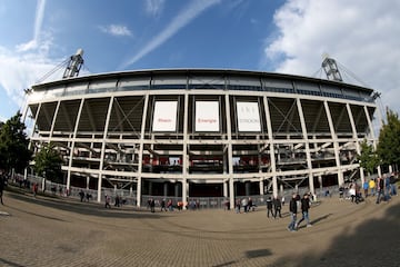 El estadio en el que es local el Colonia tiene una capacidad de 43.000 espectadores.