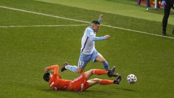 Yanis Rahmani, durante el M&aacute;laga - Oviedo.