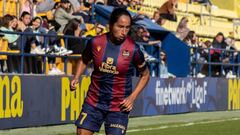 Mayra Ramírez, delantera colombiana, en un partido de Levante.