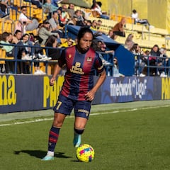 Mayra Ramírez vuelve por todo lo alto al Levante UD