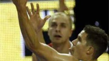 <b>VICTORIA SIN DESLUMBRAR</b>. Pesa a la diferencia de puntos los eslovenos dependieron demasiado del aporte ofensivo de Lakovic y Lorbek.