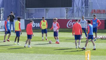 05/03/19
Entrenamiento - ATLETICO DE MADRID
GRUPO - VITOLO - THOMAS - ARIAS - CORREA - GRIEZMANN - KALINIC - SAVIC - RODRIGO