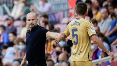 Paco López saluda a Radoja.