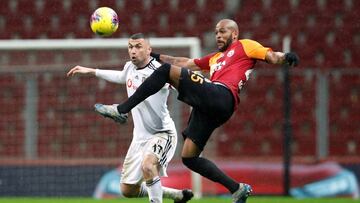 La presión de los clubes y futbolistas lleva a la suspensión de la competición en Turquía