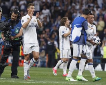 Ya vimos hoy al Real Madrid y el Atlético de Madrid y mañana tendremos a la Juventus ante el sorprendente Mónaco; la meta es llegar a la Final de Cardiff. Los merengues anhelan su duodécima y el bicampeonato europeo. Los partidos de vuelta se jugarán el martes 9 y miércoles 10. ¡Te amamos, hermosa orejona!