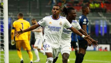 Rodrygo y Camavinga celebraron así el gol del Madrid.